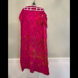 100% silk excellent cond  tie side or tie back  Bought in Breckinridge Co